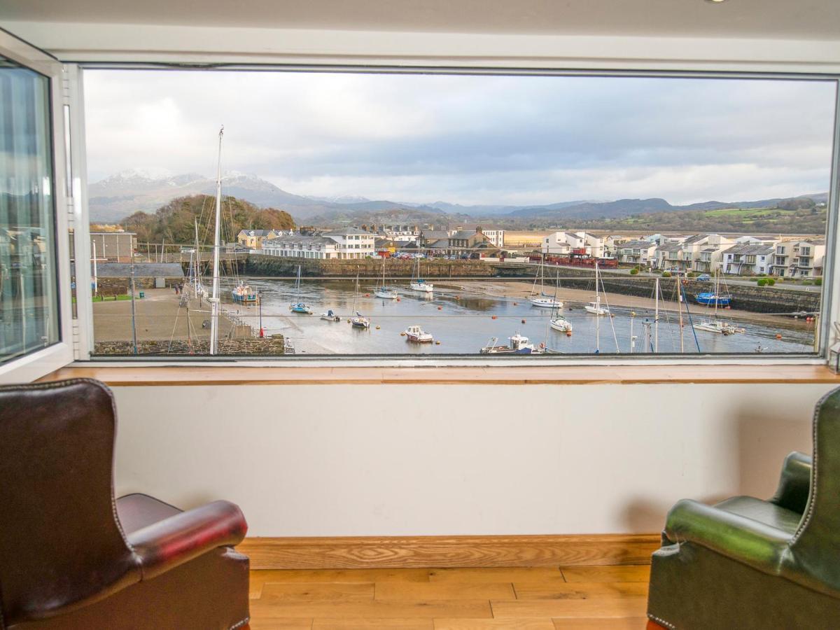 The Captain'S Penthouse Porthmadog Exterior photo