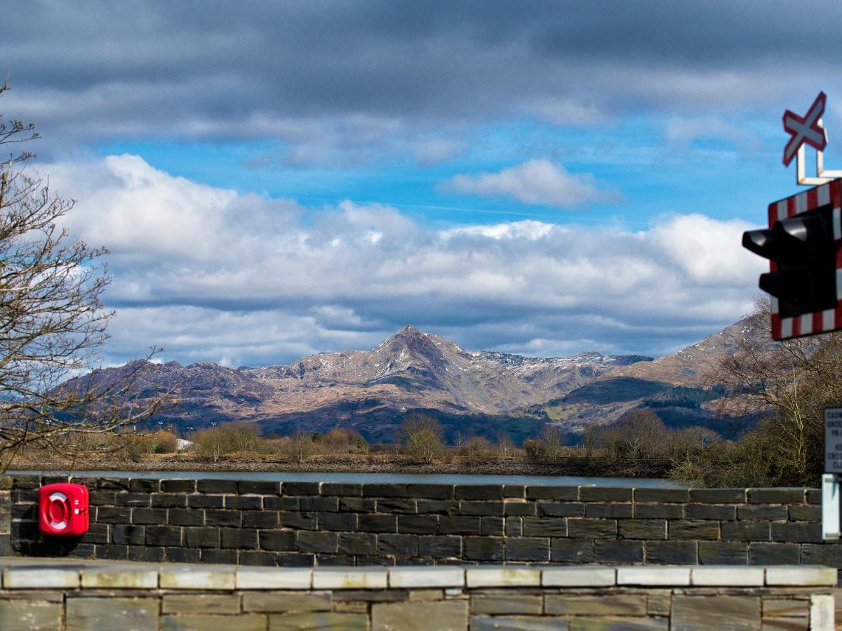 The Captain'S Penthouse Porthmadog Exterior photo